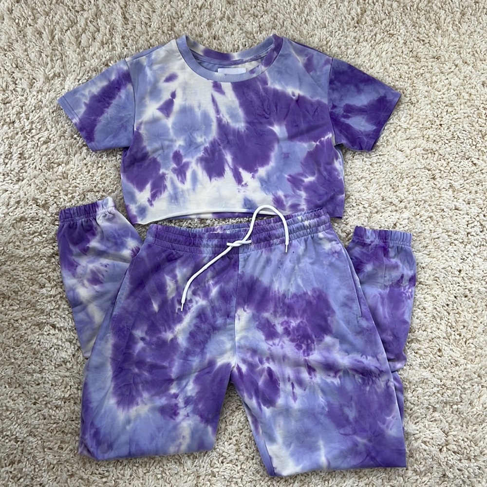 Tie dye matching crop short sleeve top with sweatpants